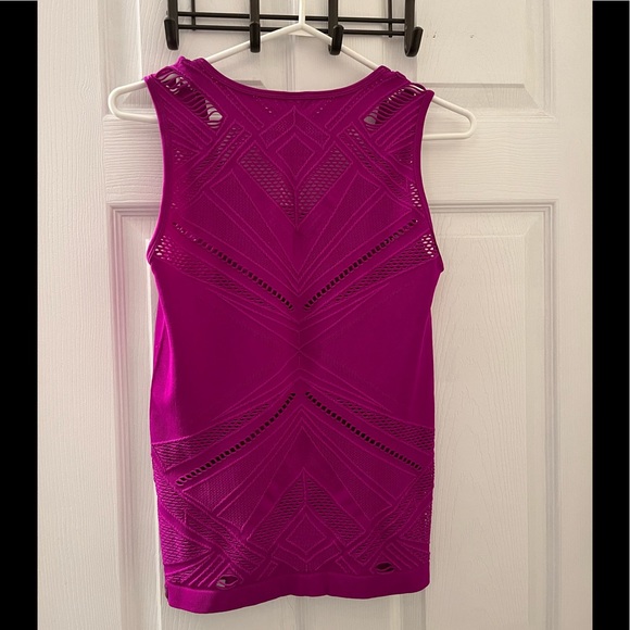 FABLETICS Womens Isabella Knit Magenta Tank Medium EUC - Picture 8 of 10